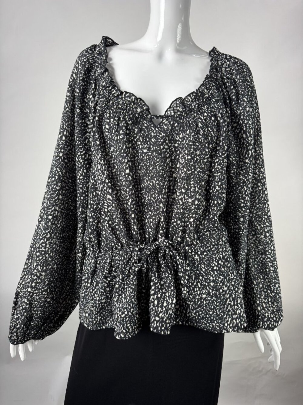 Universal Thread Black & Cream Speckled Peasant Blouse XL Recycled Polyester Ela